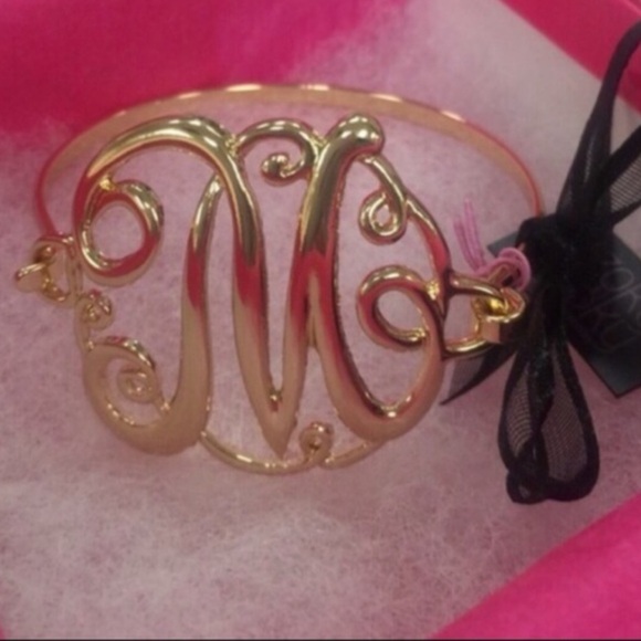 What letter do you need? Monogram Initial Bracelet in Gold or Silver-Boutique - Picture 3 of 12